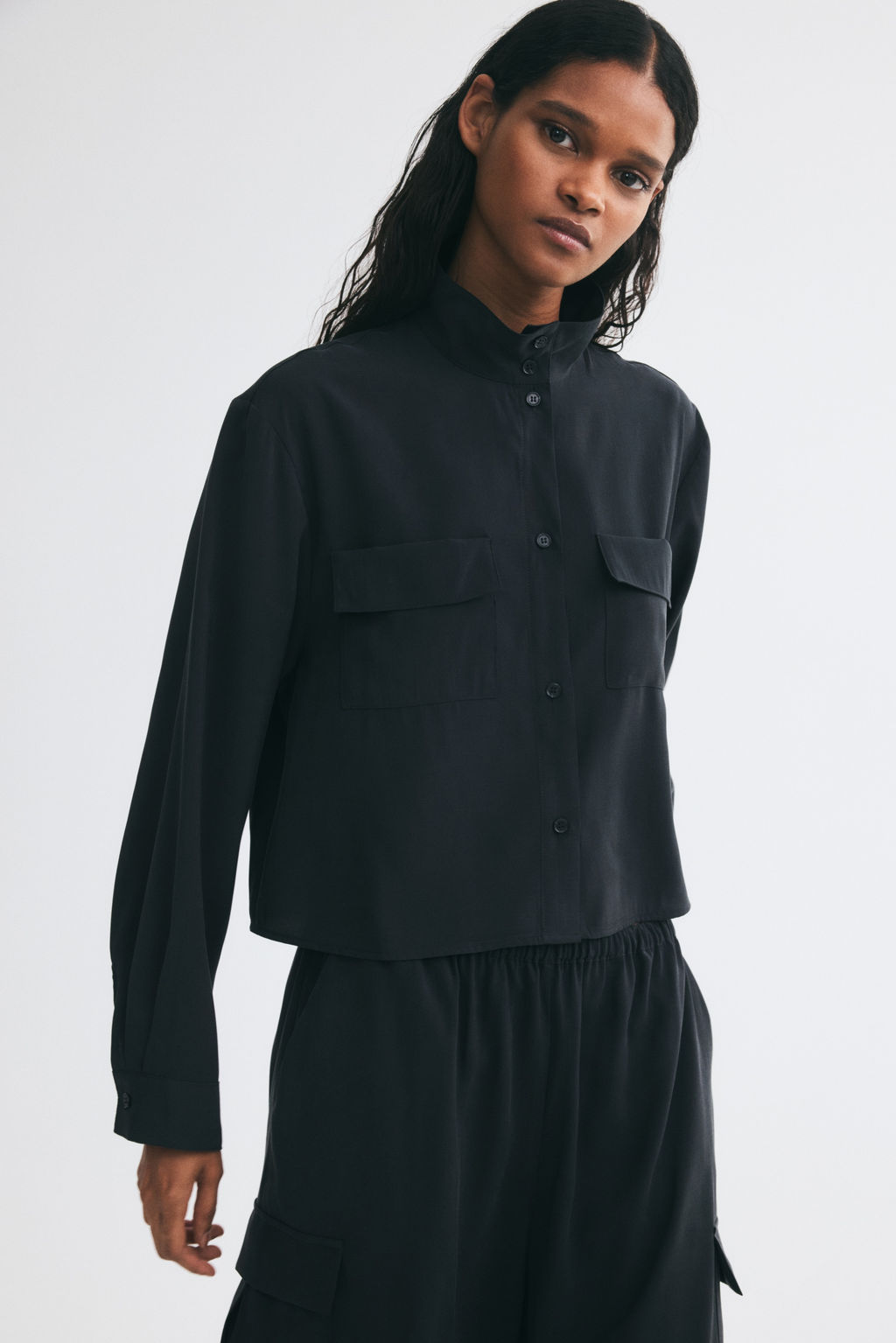 Camisa en mezcla de viscosa con cuello elevado - H&m фото 3