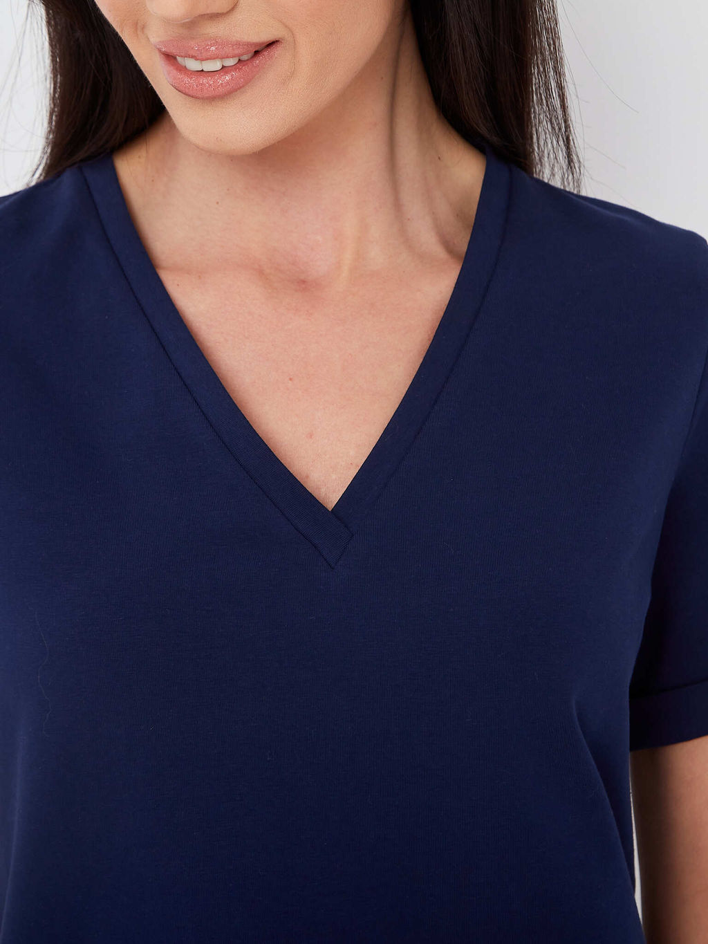 Футболка с V-вырезом - Fashion.love.story фото 8