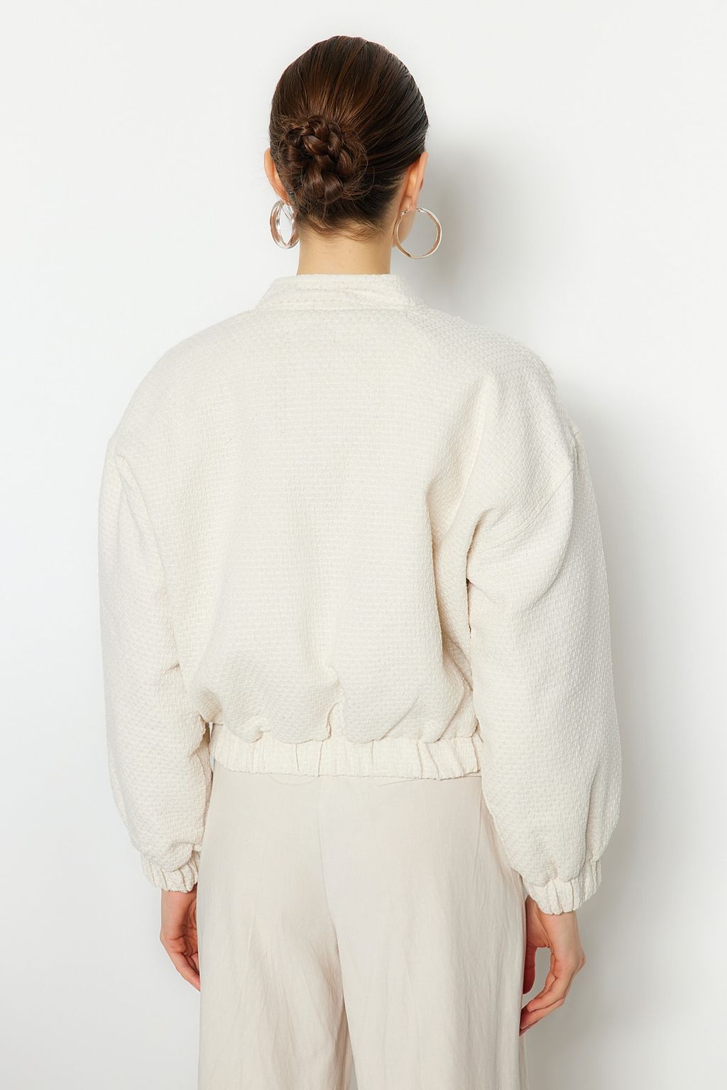 TRENDYOLMILLA Ekru Oversize Tuvit Bomber Ceket Mont TWOSS23MO00052  фото 6