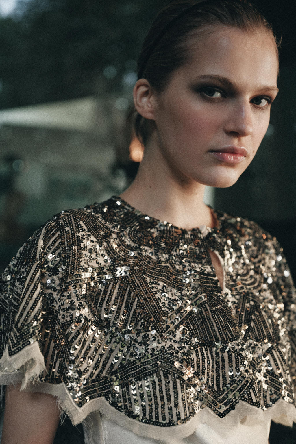 CAPA BORDADOS LENTEJUELAS / Marfil