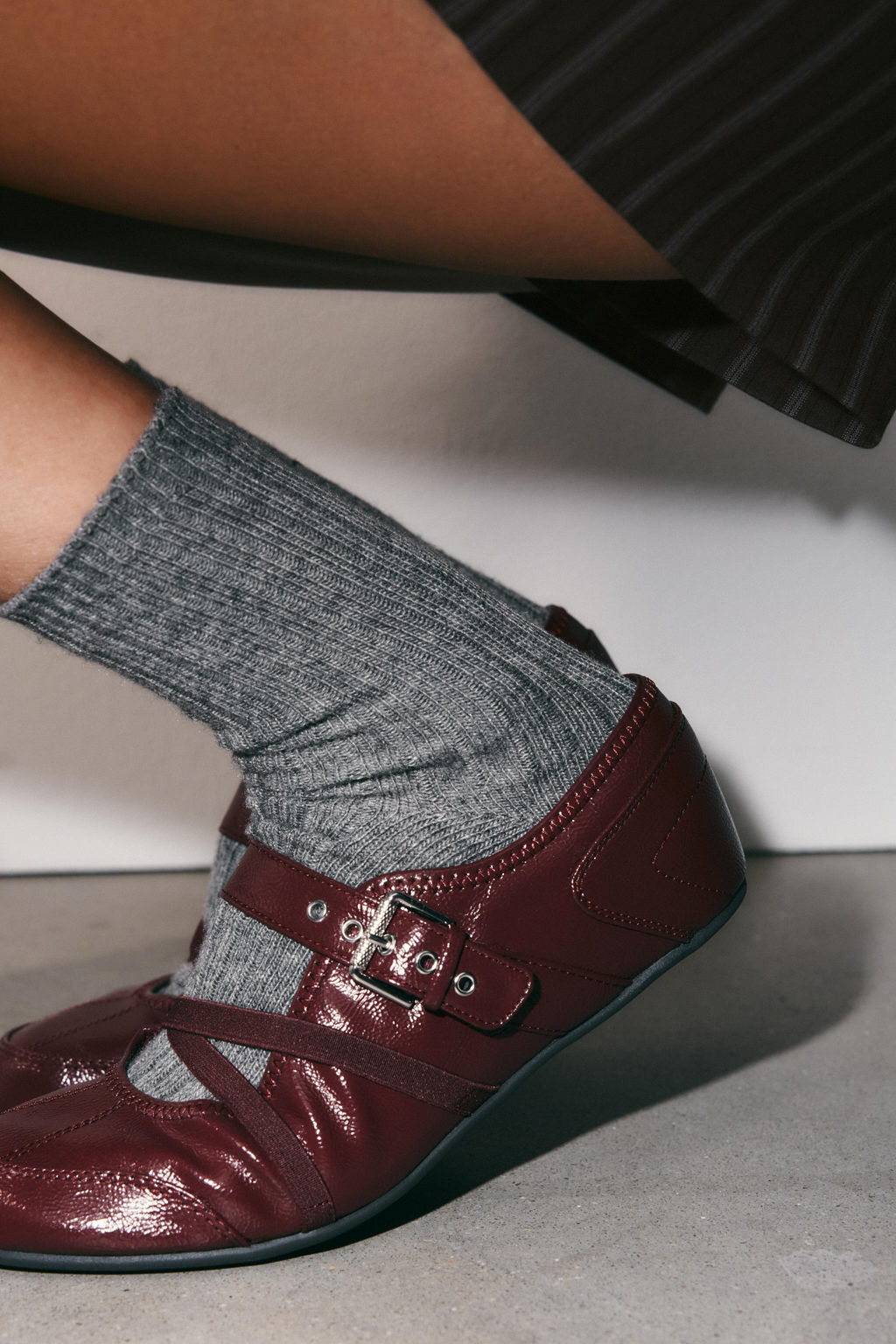 PATENT EFFECT BALLERINA SHOES WITH BUCKLES - Zara фото 3