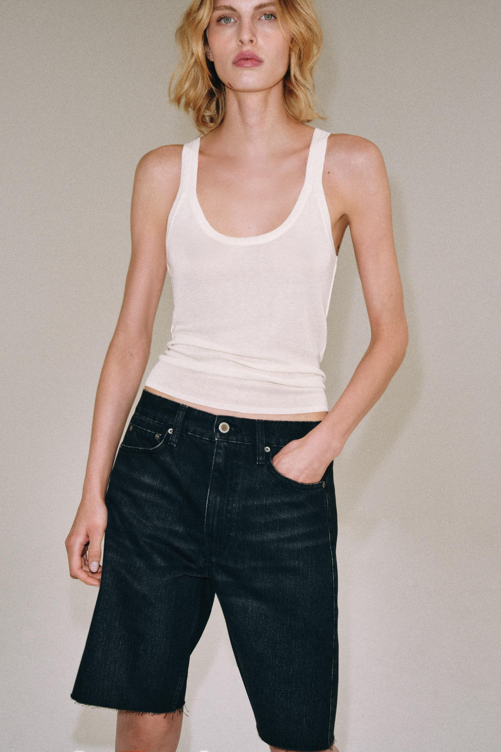 BERMUDA DENIM RELAXED TIRO MEDIO ZW COLLECTION / Negro - Zara фото 6