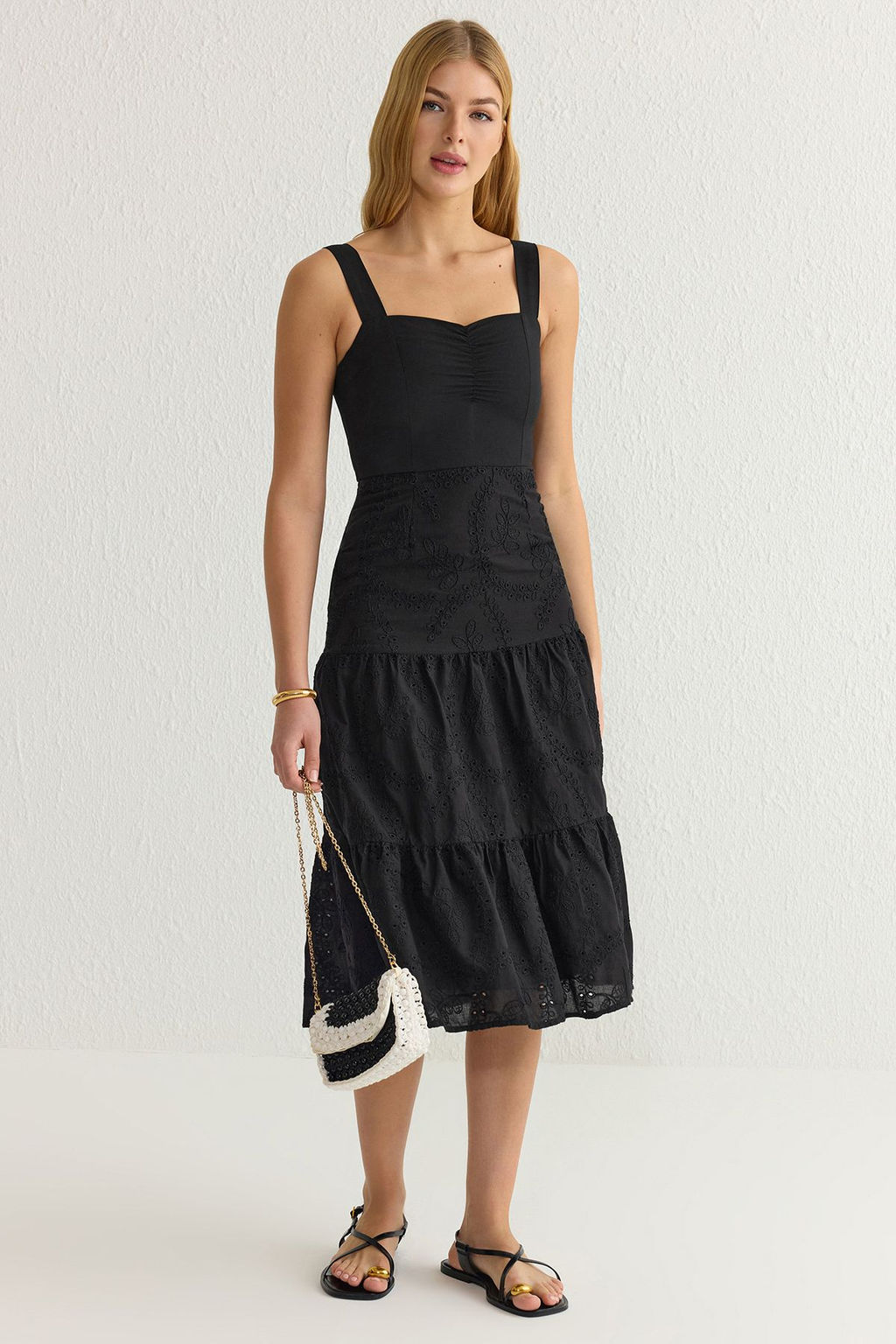 Siyah Belden Ac?lan Midi Brode Astarl? Dokuma Elbise TWOSS23EL00156