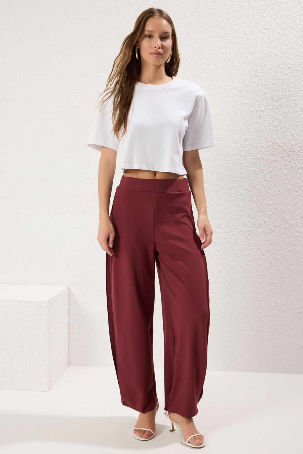 Bordo Yanlar? Pileli Yuksek Bel Esnek Orme Pantolon TWOSS25PL00054