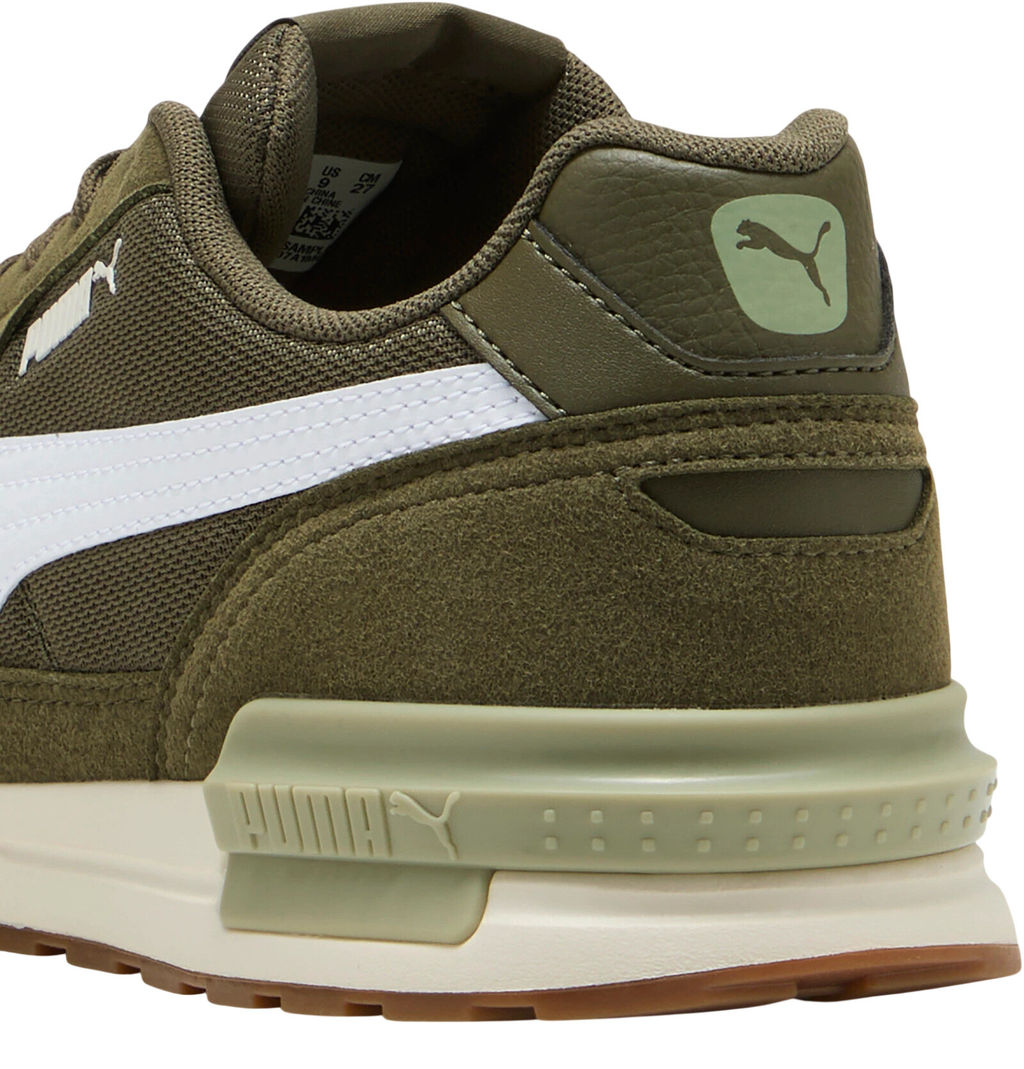 Кроссовки взрослые