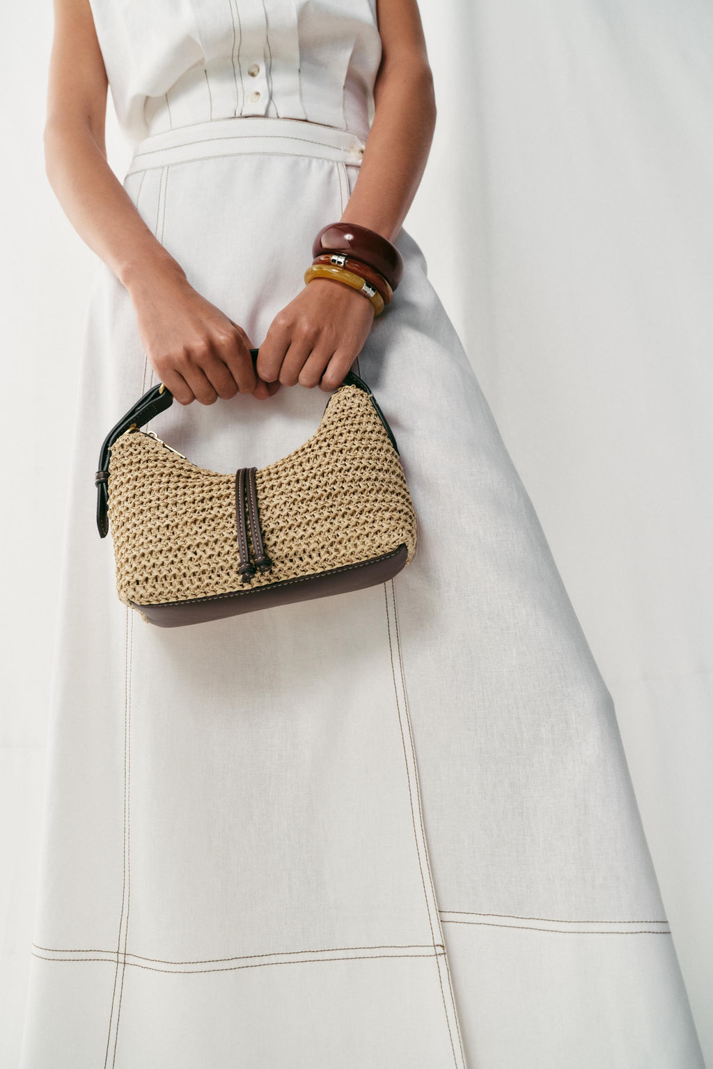 MINI SACA DE MANO TRENZADO / Beige claro - Zara фото 2