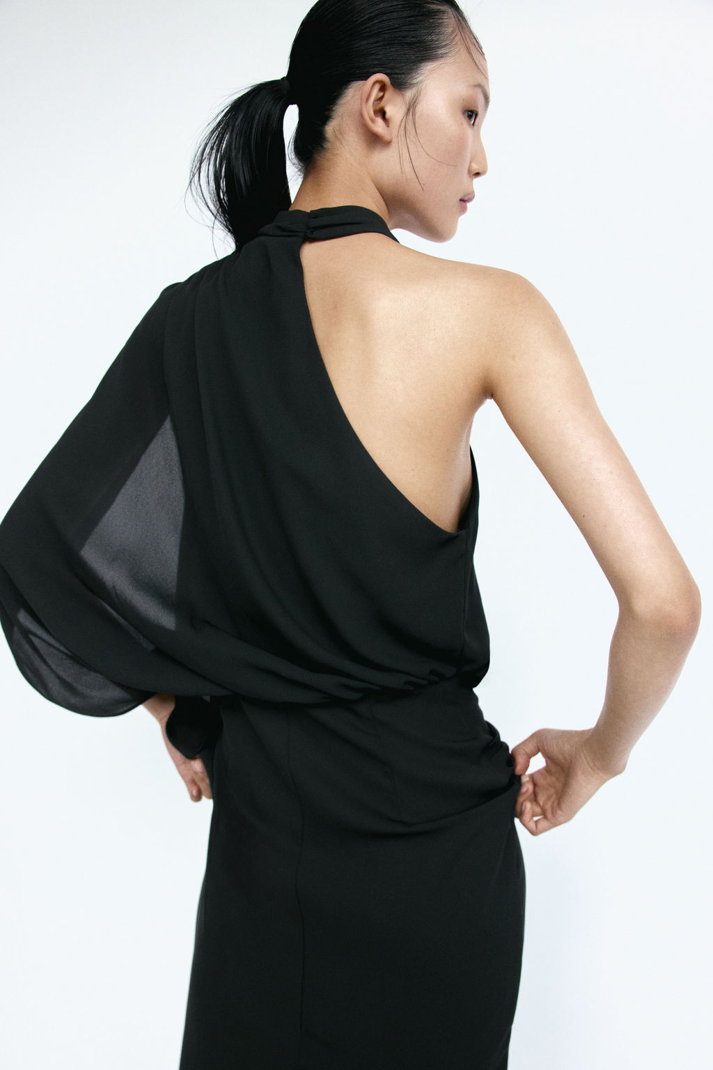 Vestido drapeado de un hombro - H&m фото 6