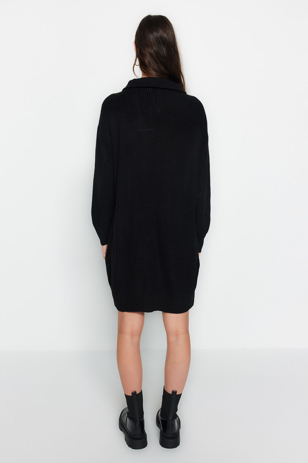 TRENDYOLMILLA Tas Mini Triko Fermuarl? Elbise TWOAW24EL00062  фото 12