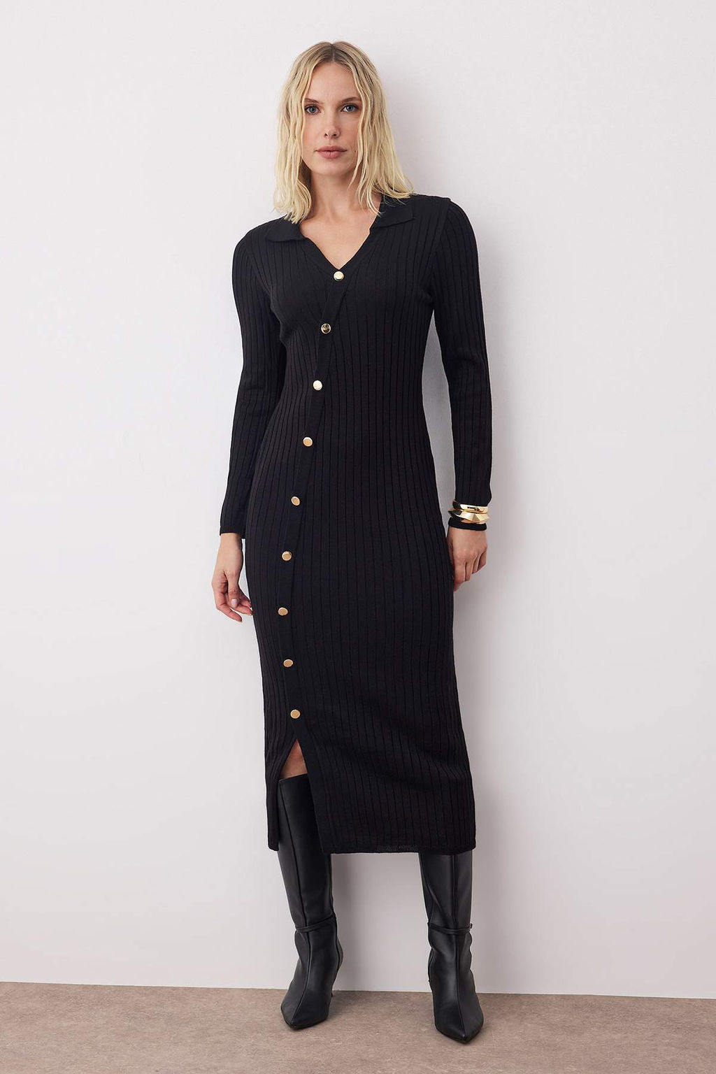 Siyah Duz Midi Asimetrik Dugme Detayl? Triko Uzun Elbise TWOAW26EL00150