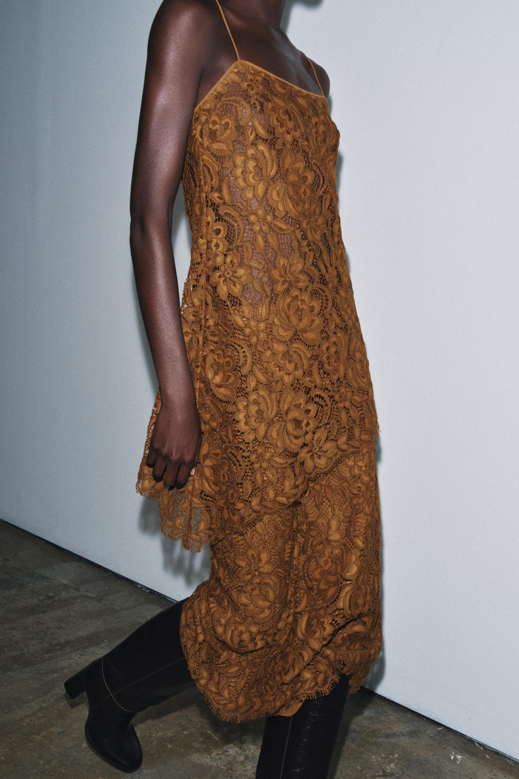 ZW COLLECTION LIMITED EDITION LACE MIDI SKIRT - Zara фото 4