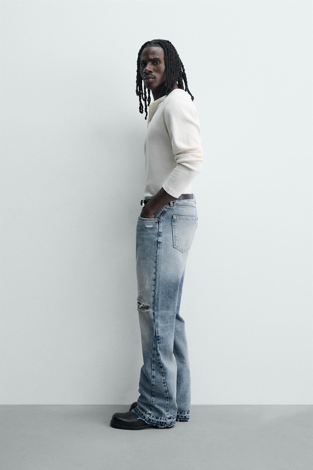 JEANS FLARE FIT ROTOS / Azul medio - Zara фото 4
