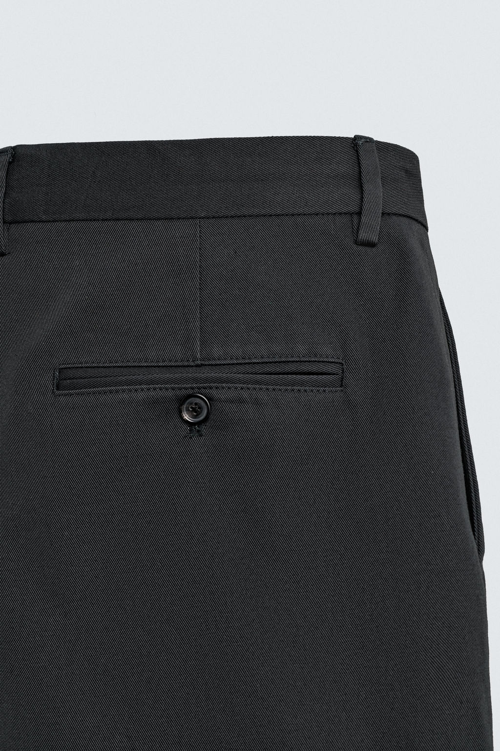 BERMUDA CORTA PLIEGUES AARON LEVINE X ZARA / Negro