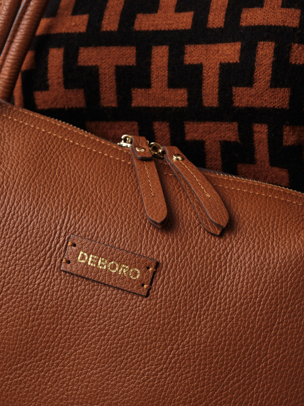 Кожаная сумка Deboro 31090 коричневый фундук