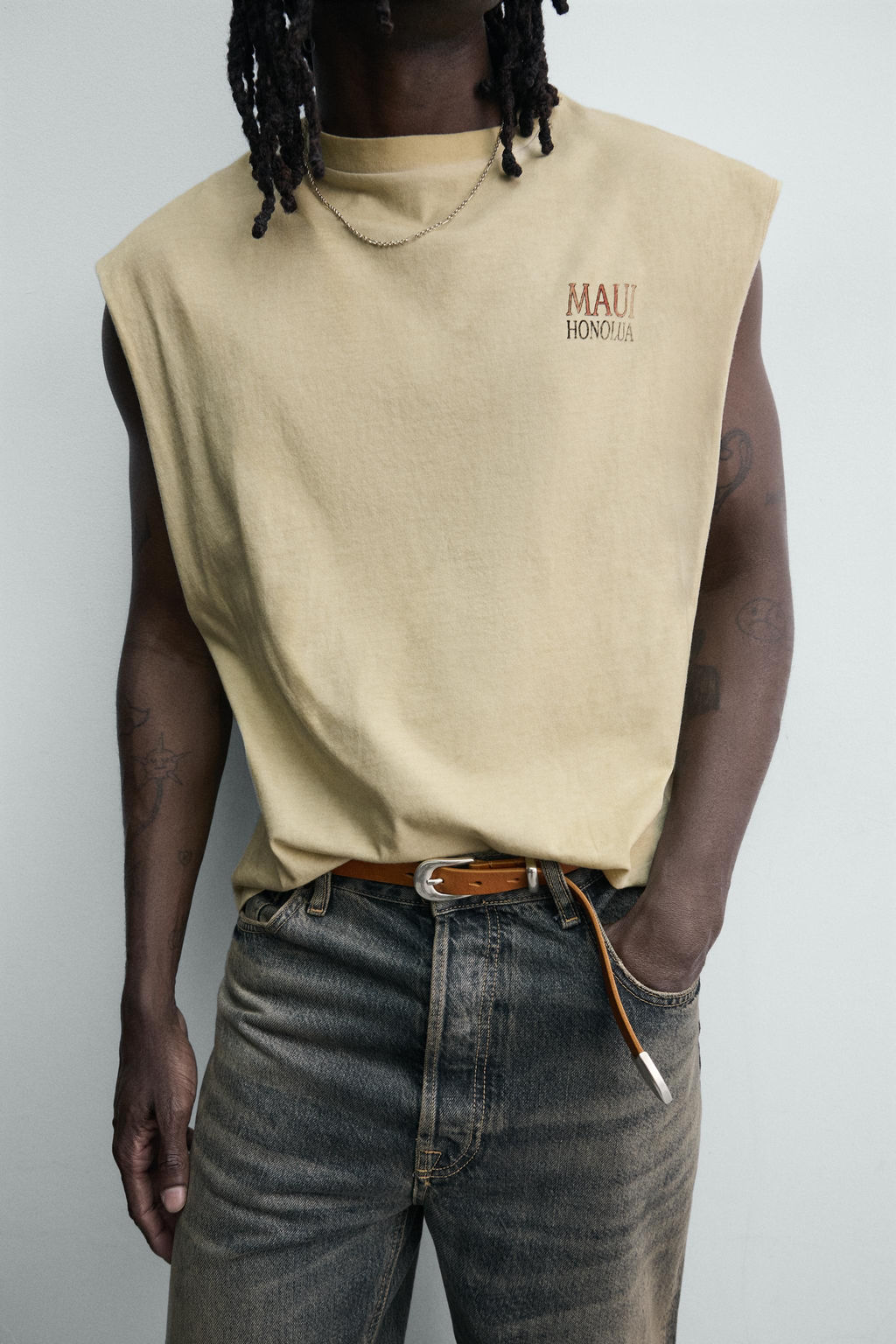 CAMISETA TANK RELAXED FIT ESTAMPADO / Crudo