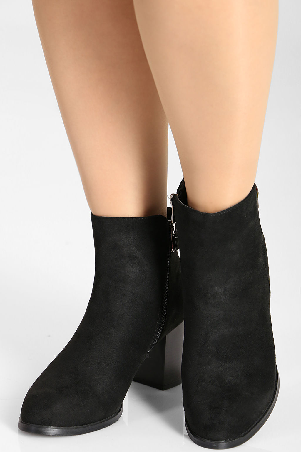 Ботинки женские на каблуке