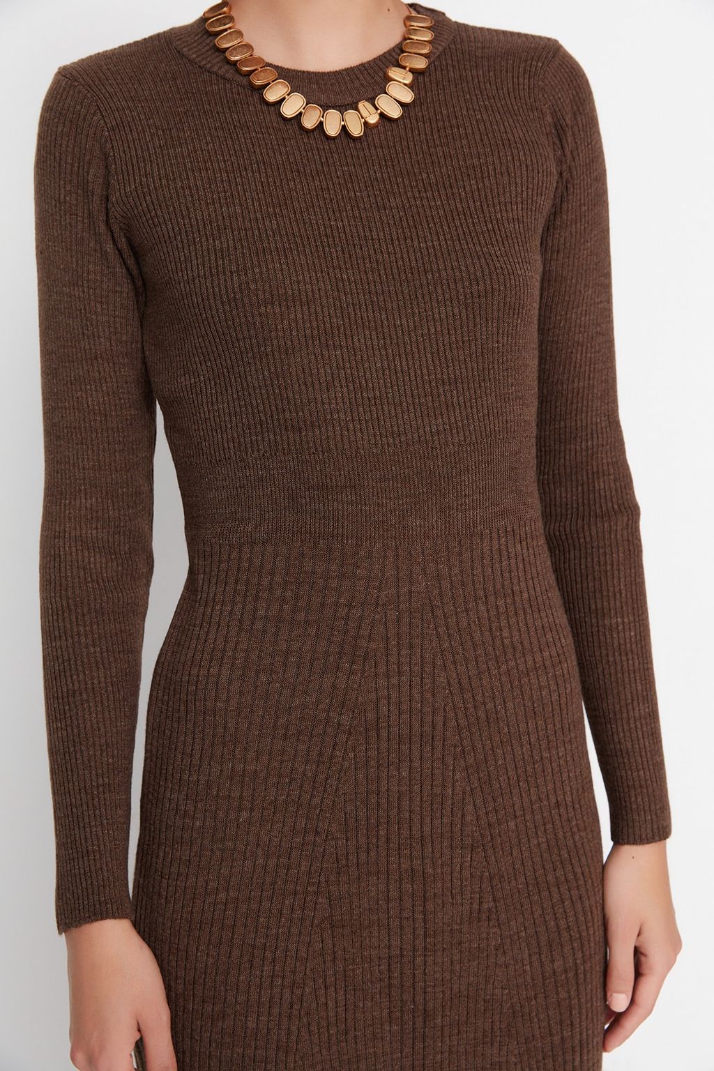 TRENDYOLMILLA Kahverengi Midi Triko Bisiklet Yaka Elbise TWOAW21EL0422 фото 12