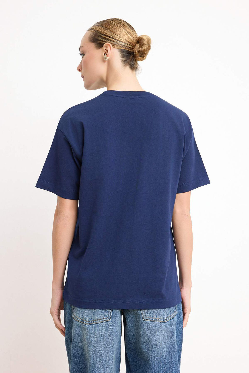 Lacivert %100 Kal?n Pamuklu Oversize/Genis Kal?p Bisiklet Yaka Orme T-Shirt TWOSS23TS00040