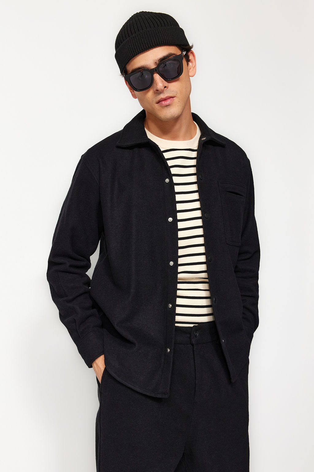 TRENDYOL MAN Siyah Relaxed Fit Kase C?t C?t Kapamal? K?sl?k Dokulu Ceket Gomlek TMNAW24GO00050 - Trendyolmilla фото 3