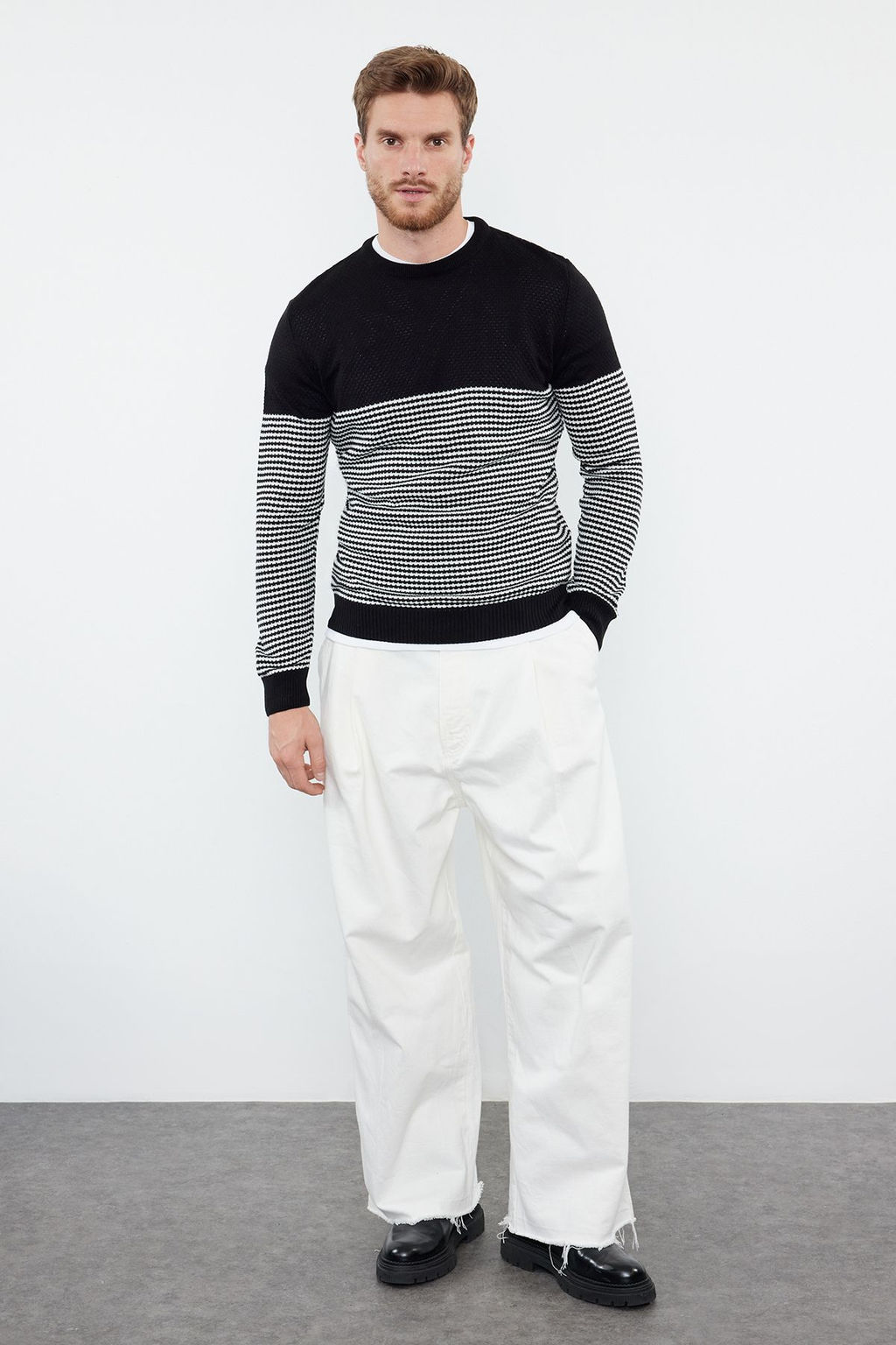 TRENDYOL MAN Siyah Slim Dar Kesim Bisiklet Yaka Cizgili Triko Kazak TMNAW21KZ0557 - Trendyolmilla фото 15