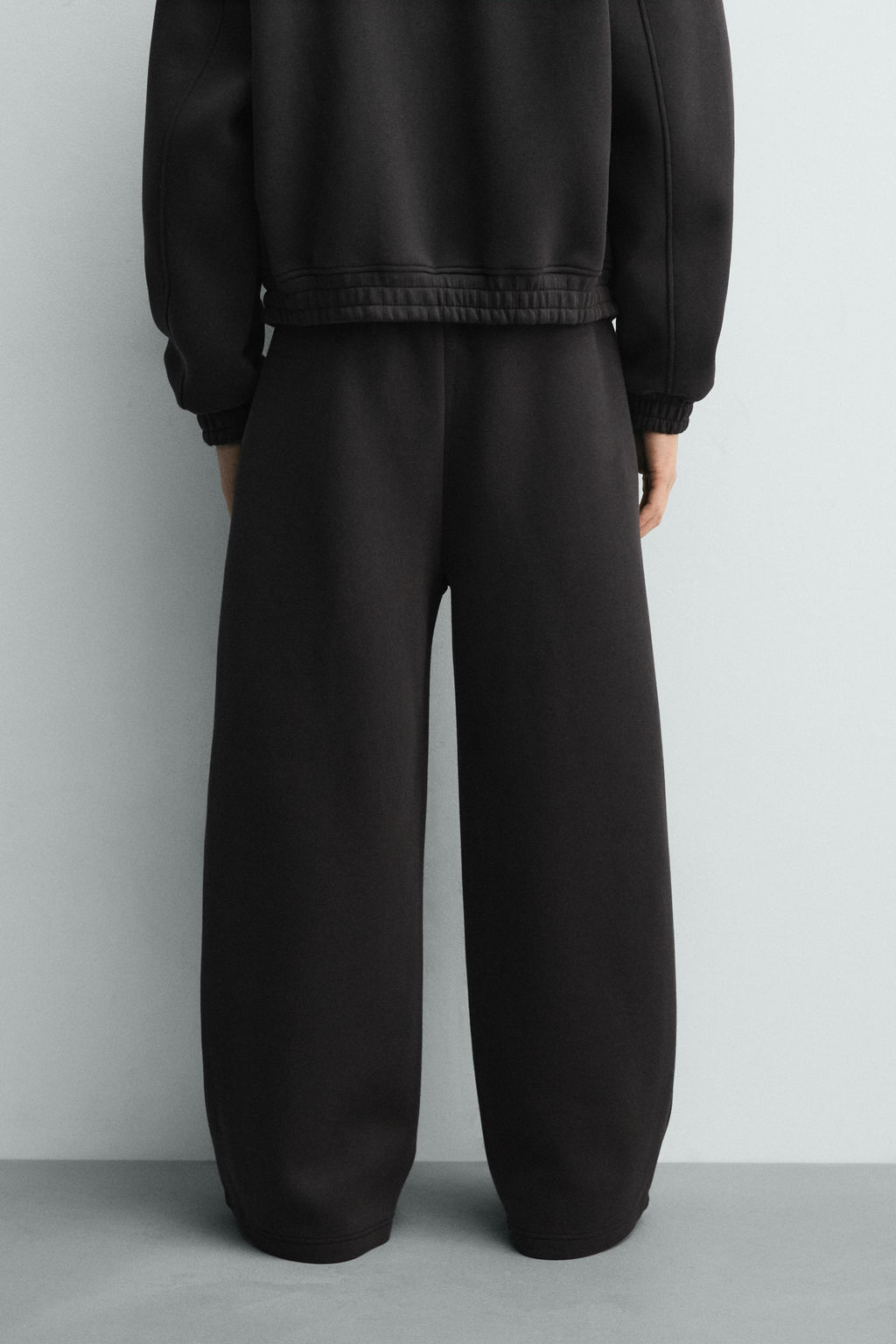 PANTAL?N JOGGER T?CNICO PLIEGUES / Negro - Zara фото 3