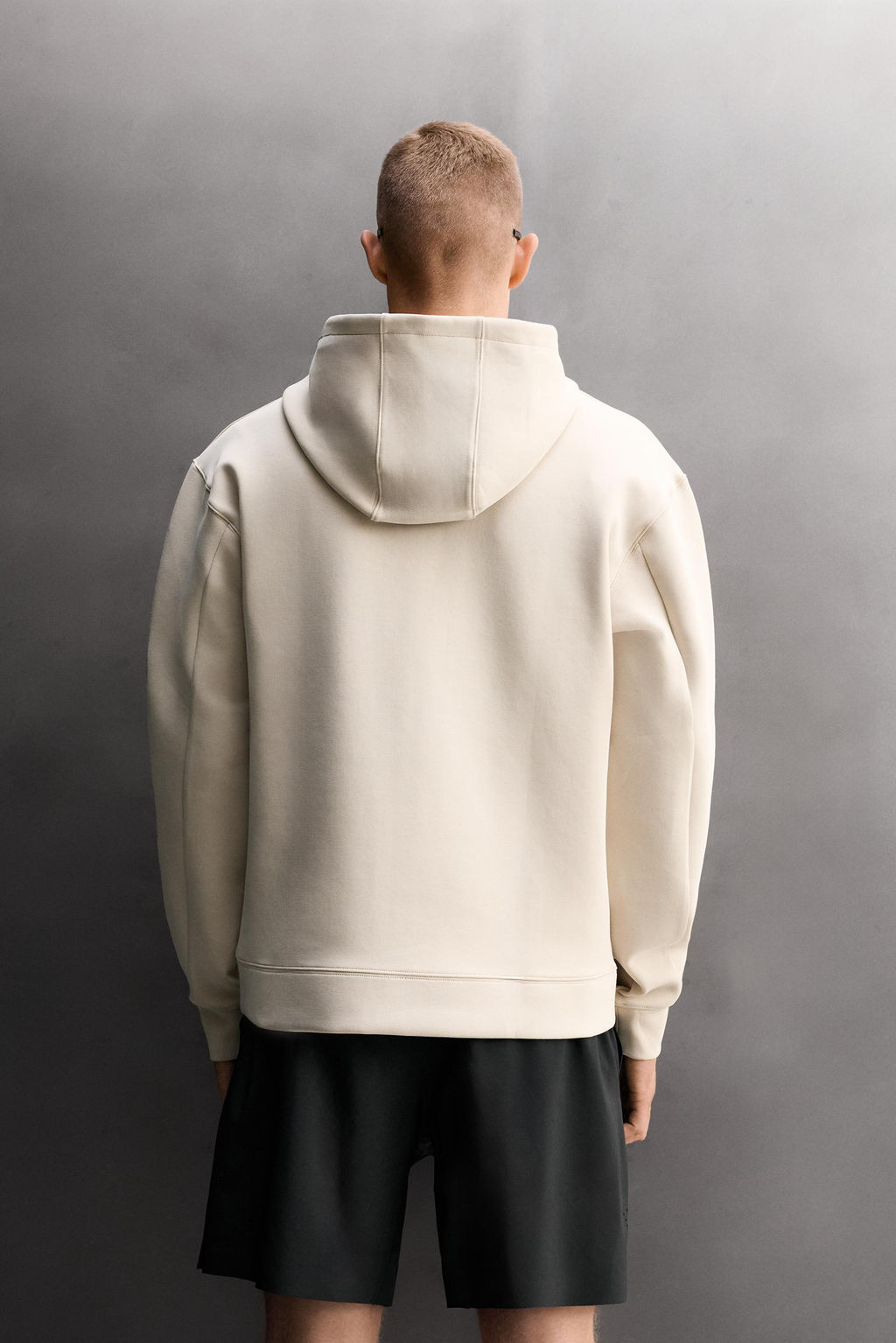 SUDADERA T?CNICA CAPUCHA / crudo-blanco - Zara фото 3