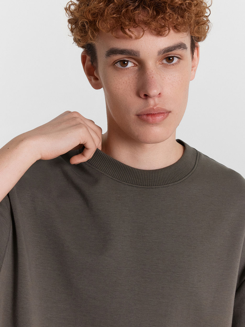 Комплект спортивный мужской хаки (джемпер, шорты) темный хаки 191032 - Mark formelle фото 4