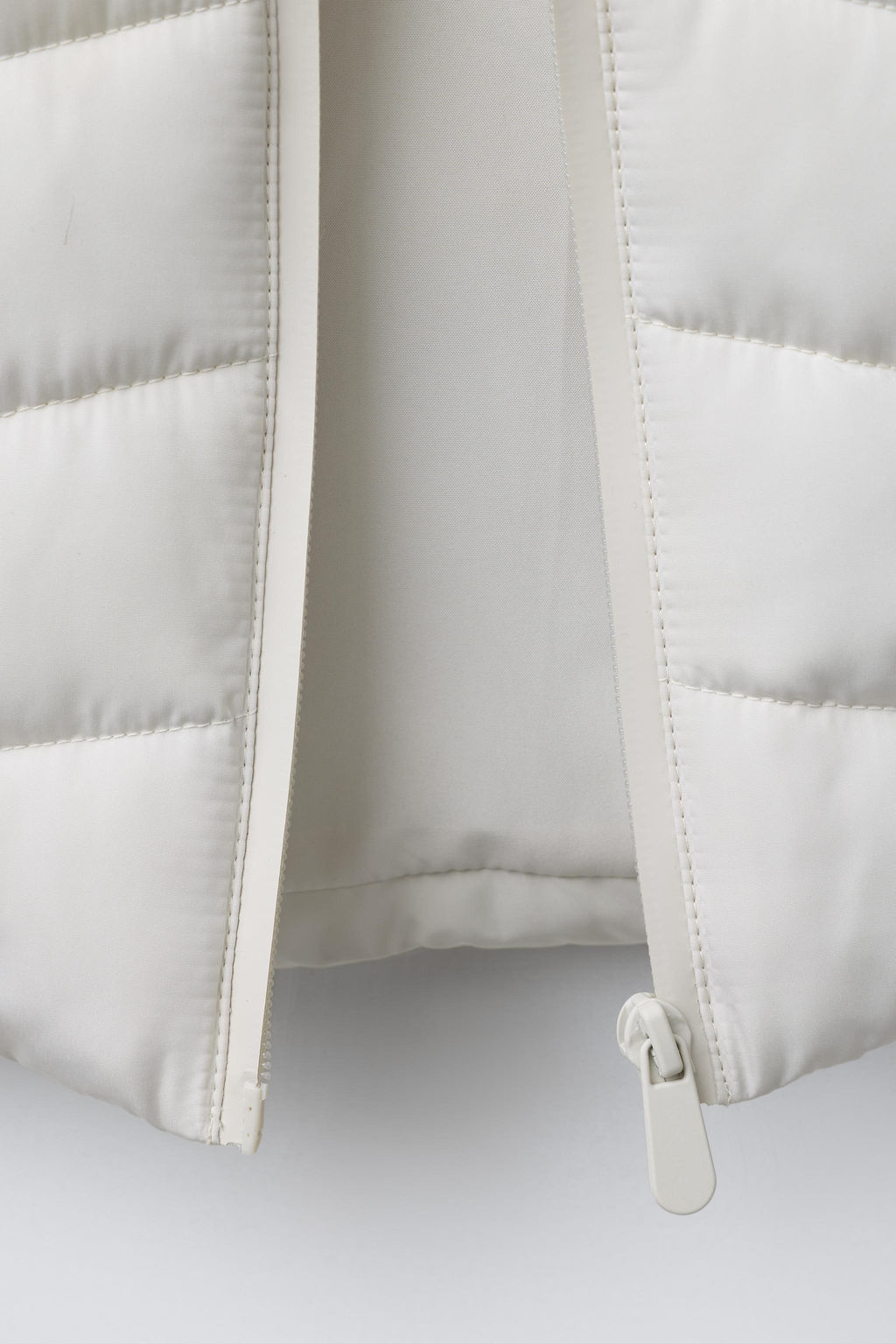 NEOPRENE-EFFECT SLEEVE PUFFER JACKET - Zara фото 8