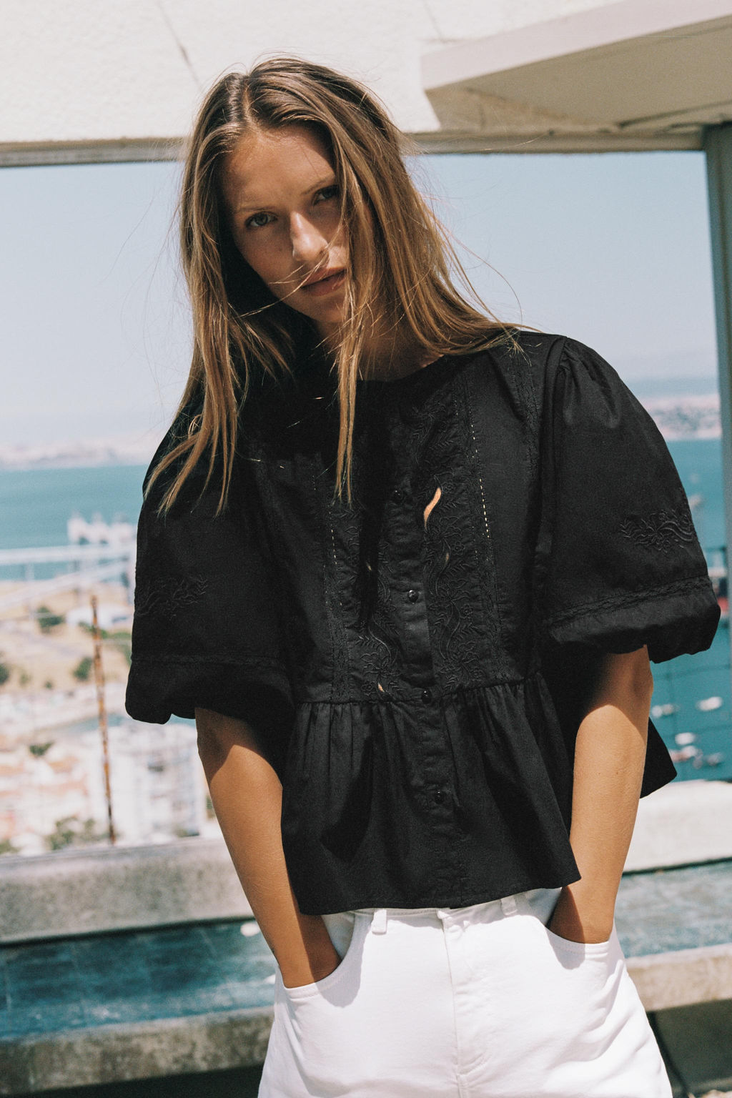 CAMISA BORDADA MANGA GLOBO / Negro - Zara фото 2