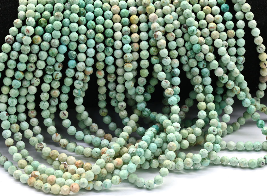 Бусины из бирюзы шарик гр.3мм, 39см, 110 бусин Радуга камня