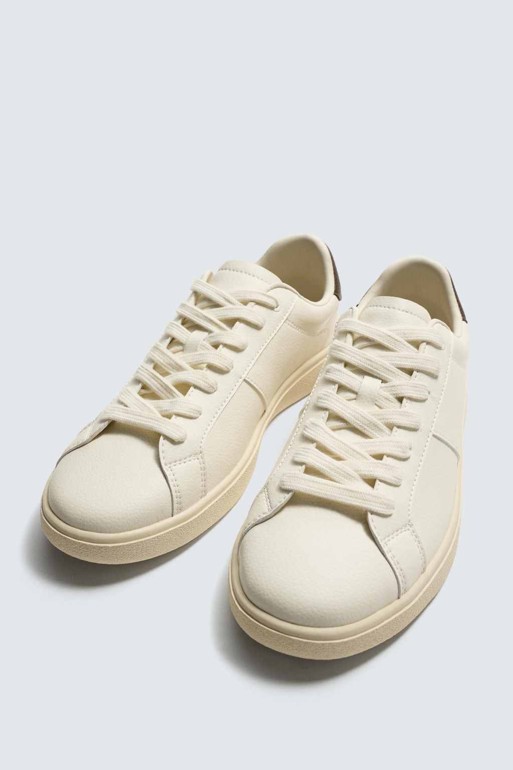 ZAPATILLA DETALLE TAL?N / Blanco