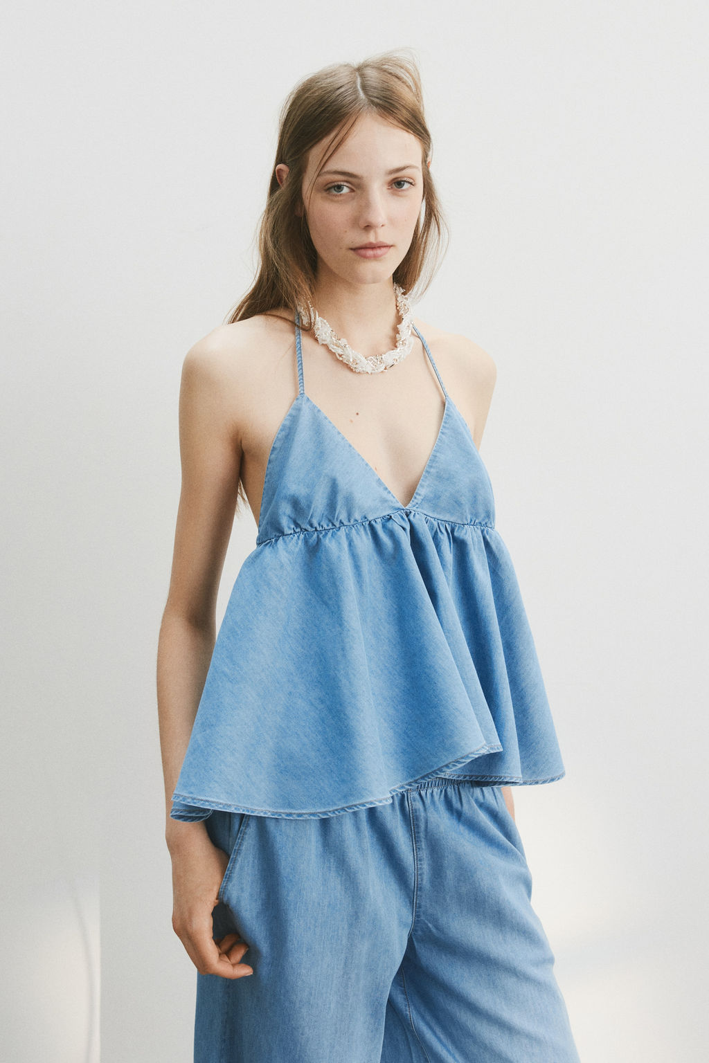 Top denim con escote halter - H&m фото 2
