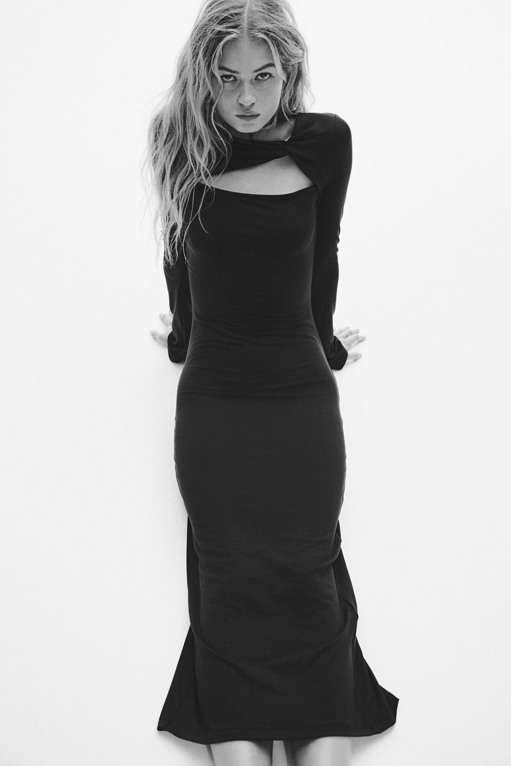 Vestido ajustado con detalle cut-out - H&m фото 6