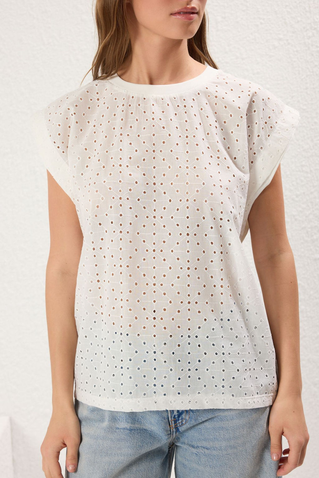 TRENDYOLMILLA K?rm?z? Brode Detayl? Relaxed/Rahat Kal?p Orme T-Shirt TWOSS25TS00089  фото 8