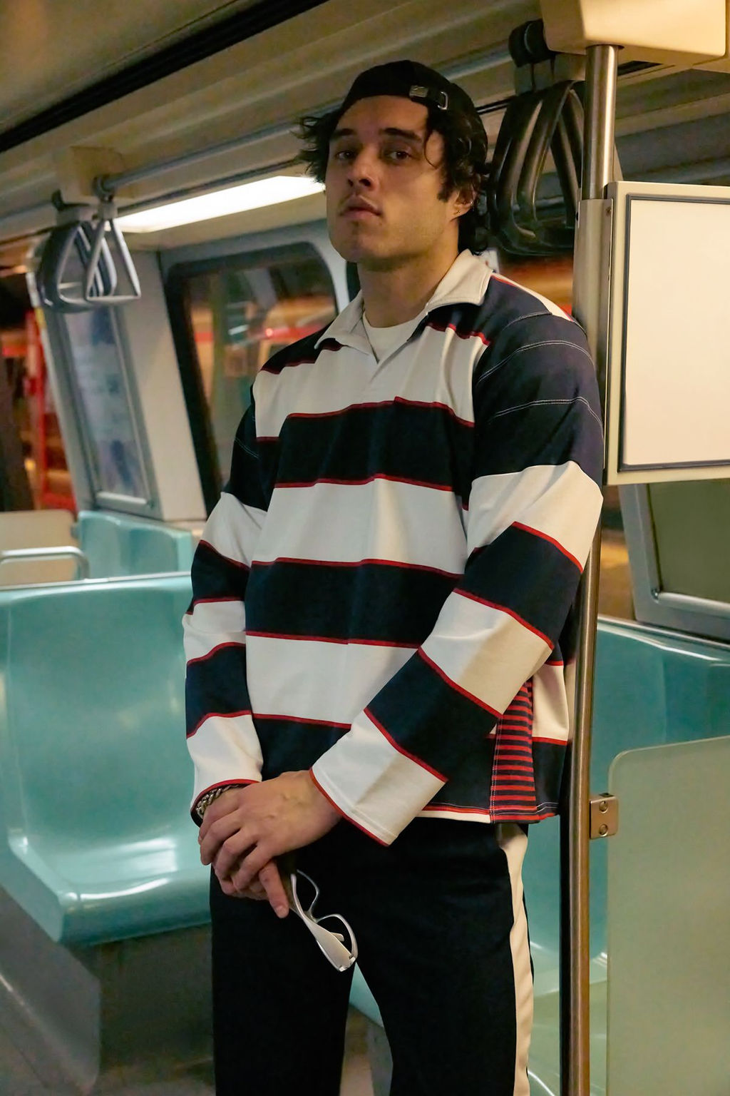 TRENDYOL MAN Lacivert Kolej Oversize/Genis Kesim Cizgili Sweatshirt TMNSS25SW00002