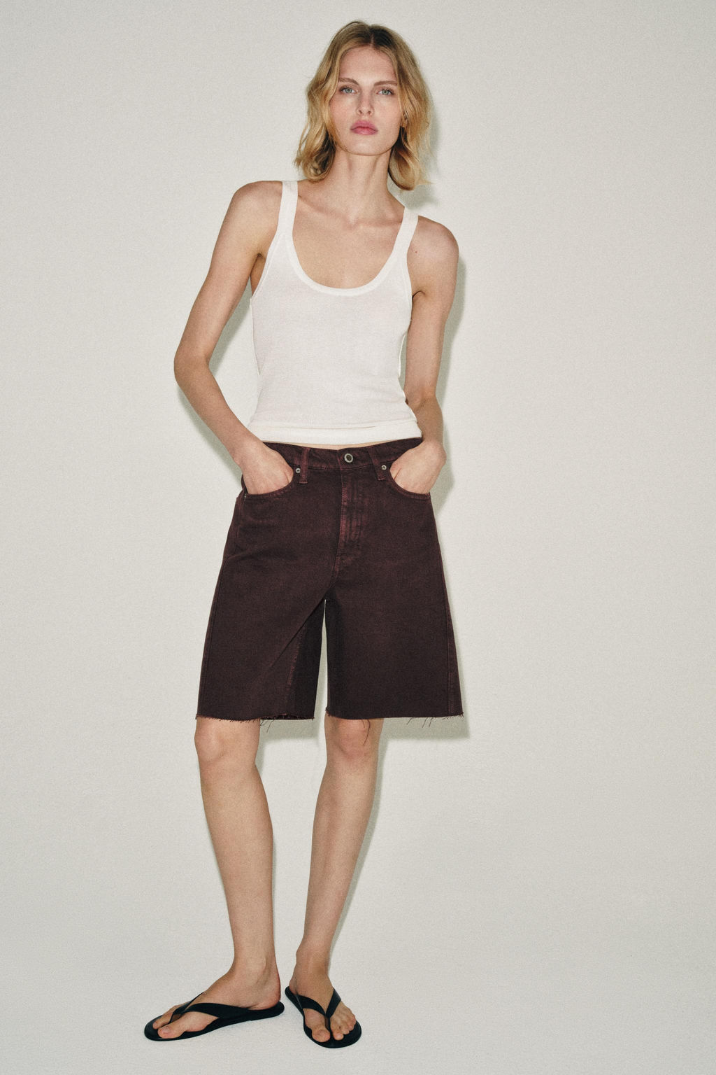 BERMUDA DENIM RELAXED TIRO MEDIO ZW COLLECTION / Granate oscuro - Zara фото 5