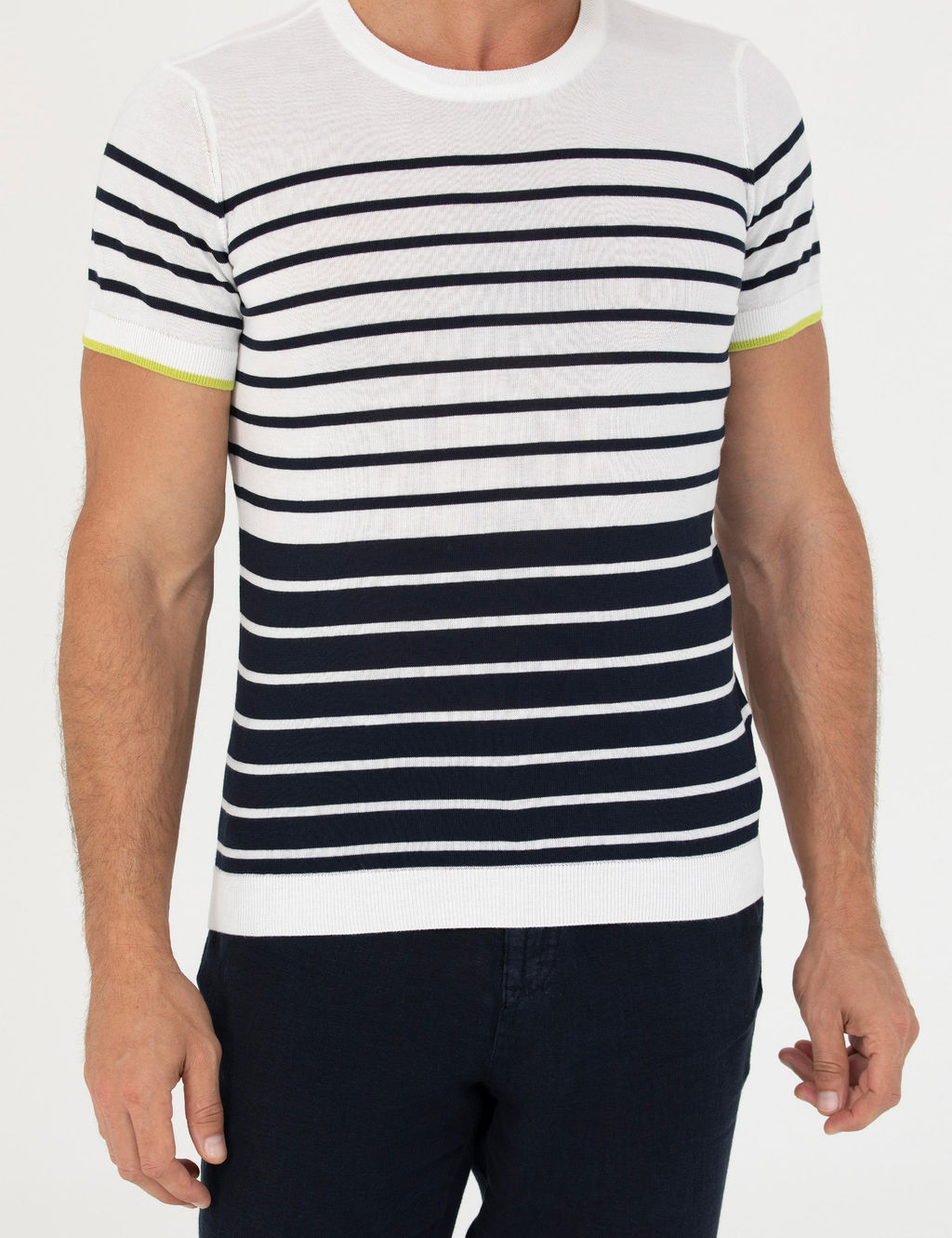Beyaz Slim Fit Bisiklet Yaka Triko T-Shirt