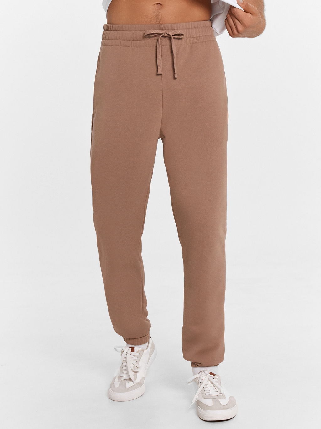 Брюки-джоггеры мужские в бежевом цвете карамель 181222