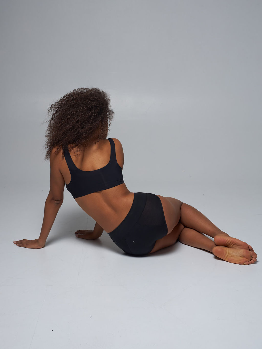 Трусы женские слипы для месячных Vanessa for me MY001-E-W полиэстер, полиамид черный и бежевый размеры M, L, XL, 2XL, 3XL, 4XL  фото 6