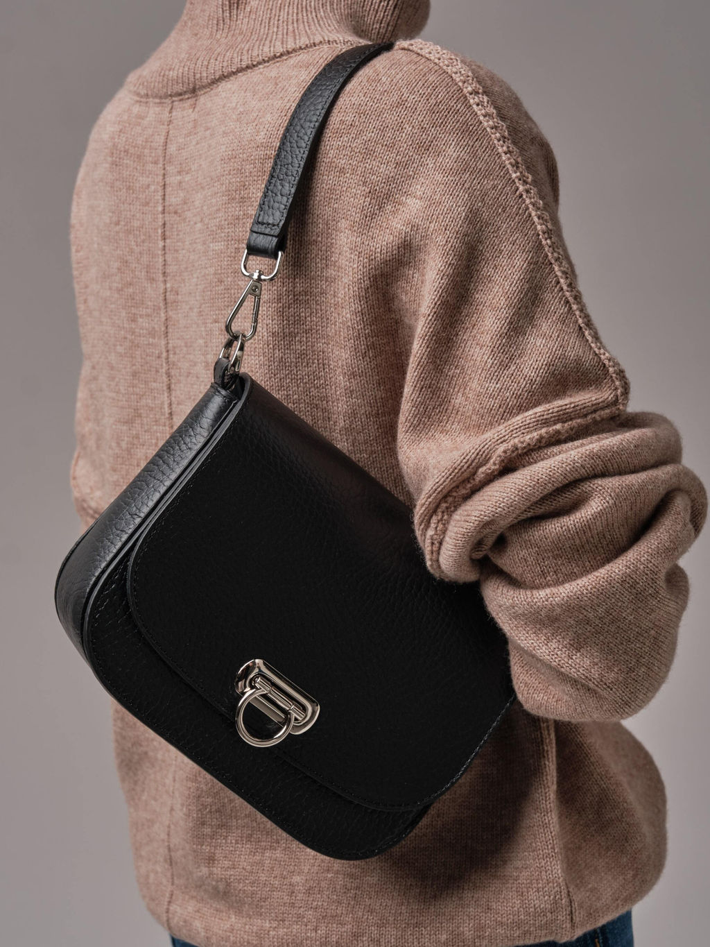 Сумка кожаная Azaro 30741 черный соло