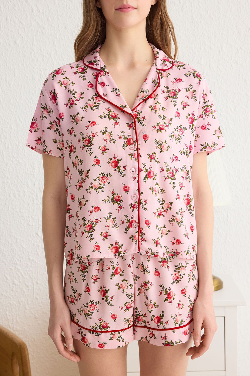 Pudra-Cok Renkli Cicekli Biyeli Viskon Sortlu Dokuma Pijama Tak?m? THMSS25PT00043