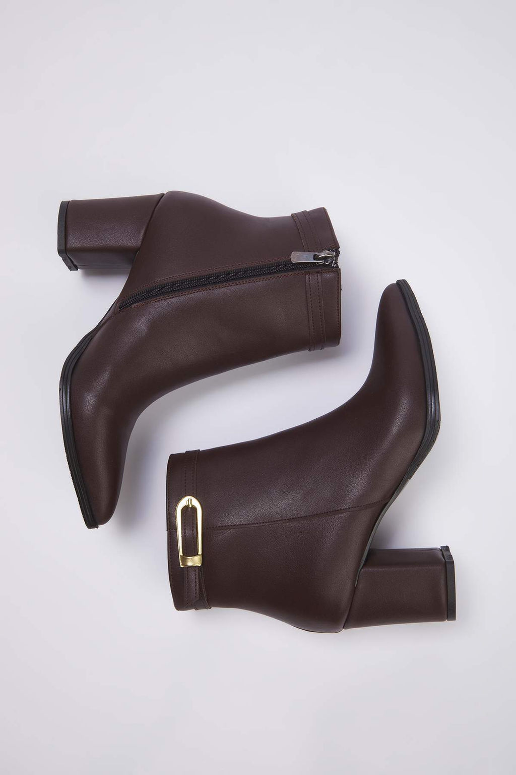 Kahverengi Toka Detayl? Sivri Burun Blok Topuklu Bilekte Kad?n Bot
TAKAW26BO00059