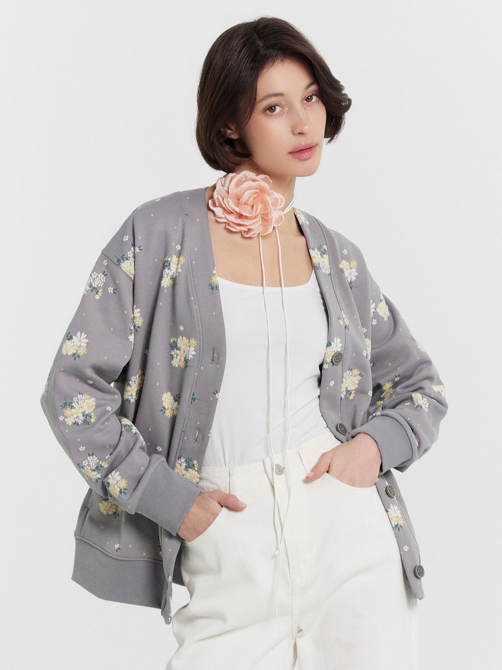 Кардиган серый с цветочным принтом цветы на сером 172114