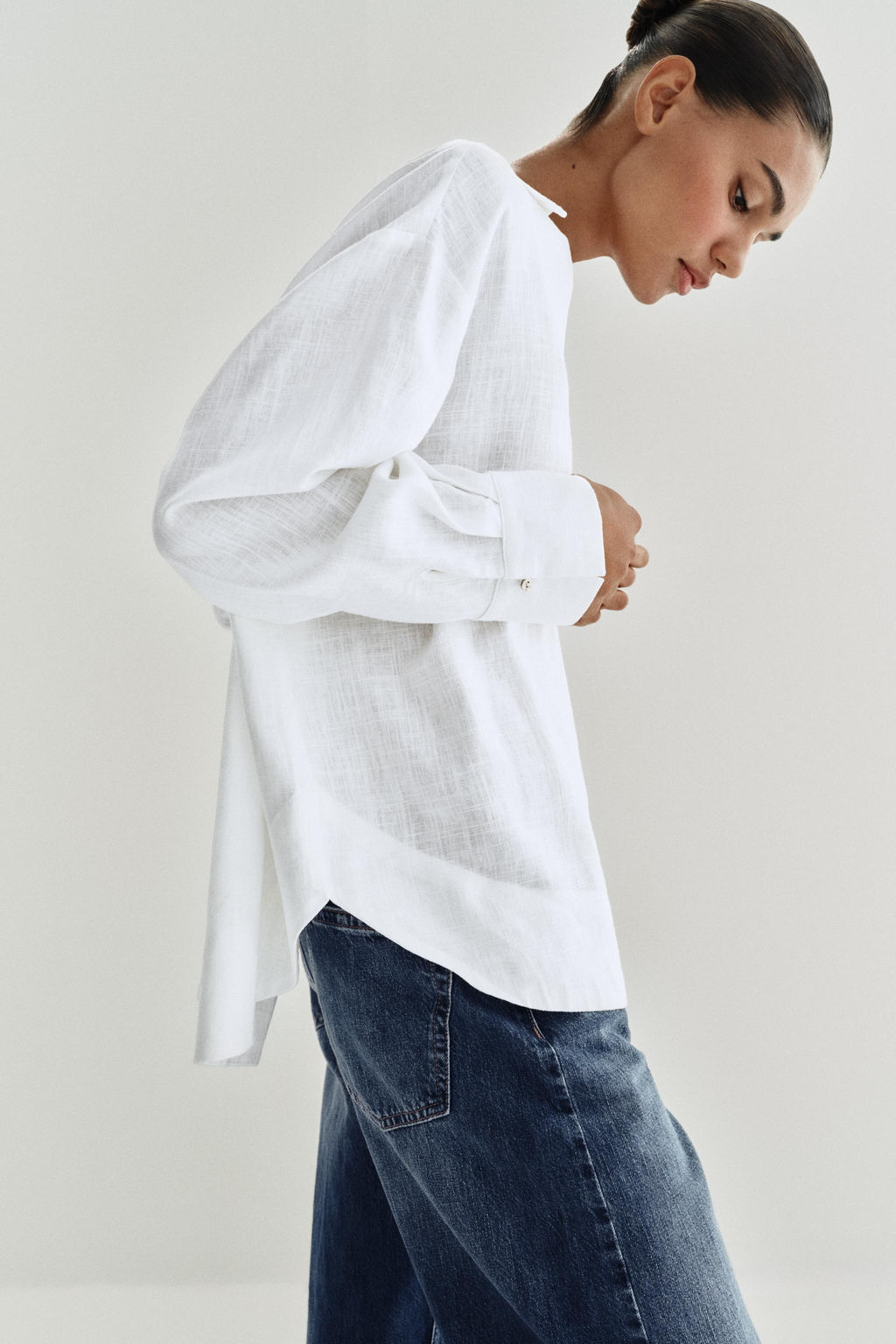 BLUSA CON LINO CUELLO POLO / Blanco - Zara фото 5