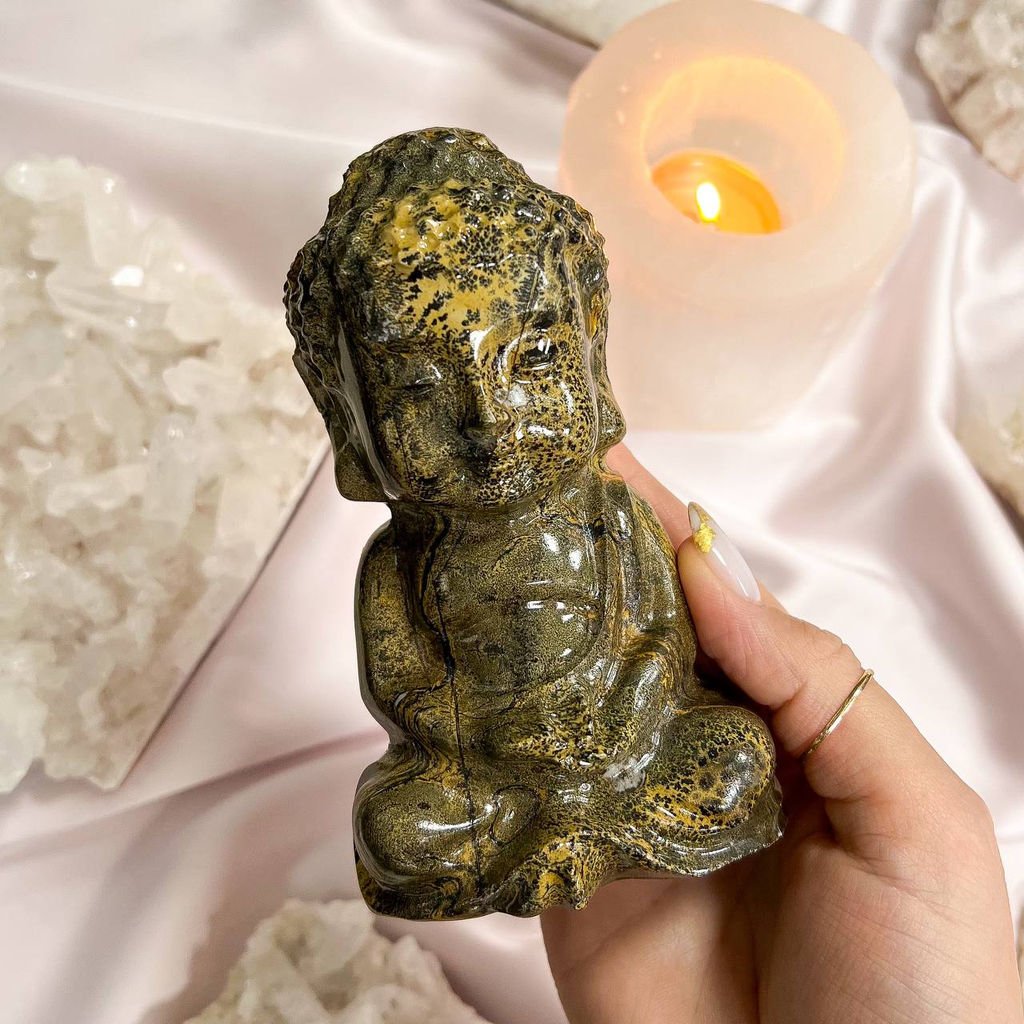 Статуэтка резная "Будда" из дендритовой Яшмы