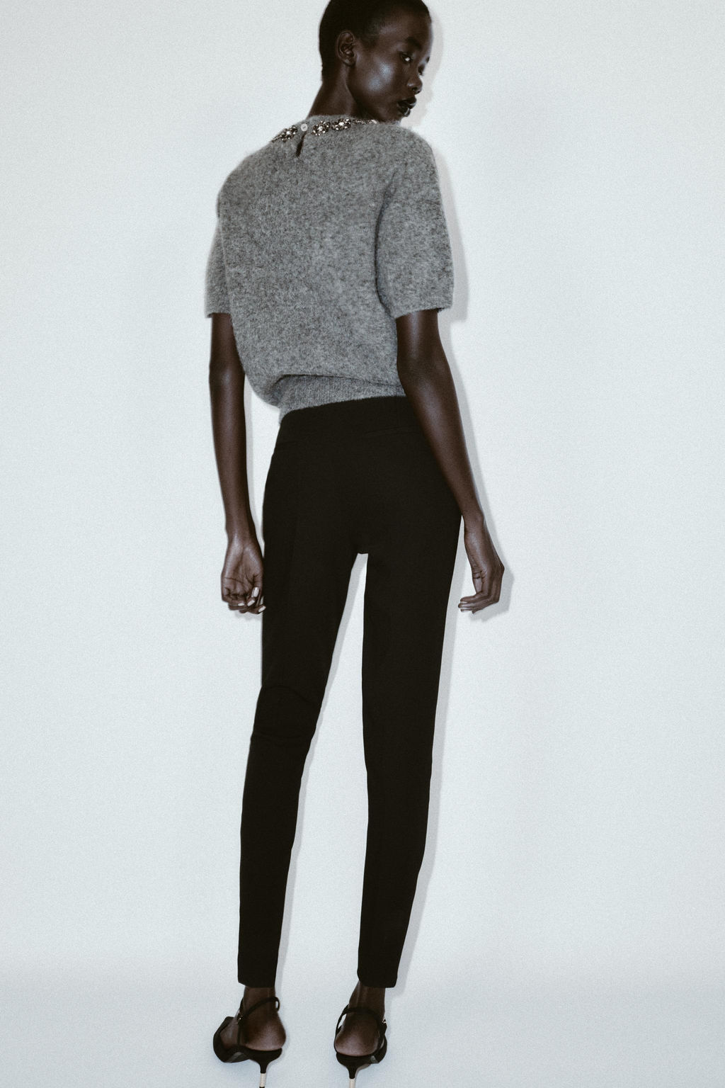 HIGH-WAIST SLIM FIT TROUSERS WITH ZIPPED HEM - Zara фото 12