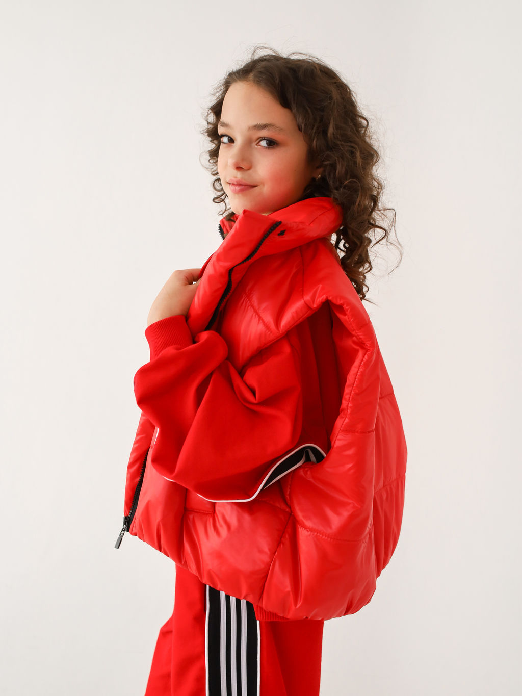 Жилет Over укороченный, красный - Inzibe фото 8