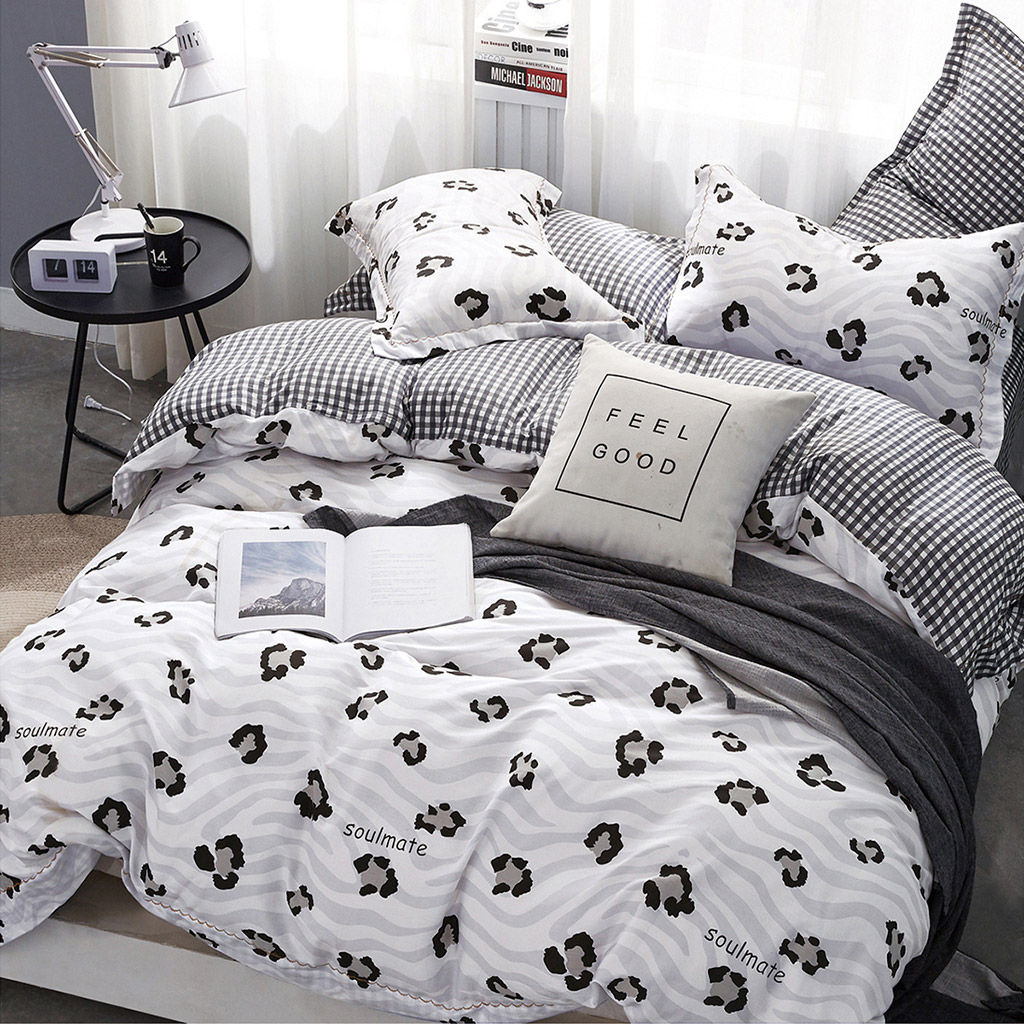 Пододеяльник 1,5 спальный на пуговицах "Милый друг" 145х215см, твил-сатин 115г/м2, хлопок 100%, упаковка классическая ПВХ 28х41см, "Домашняя мода" (Россия)