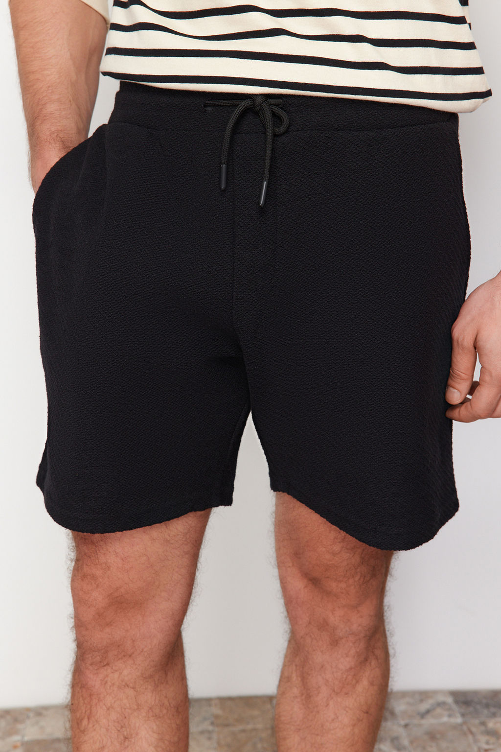 Siyah Regular/Normal Kesim Dokulu Kal?n Sort TMNSS24SR00074