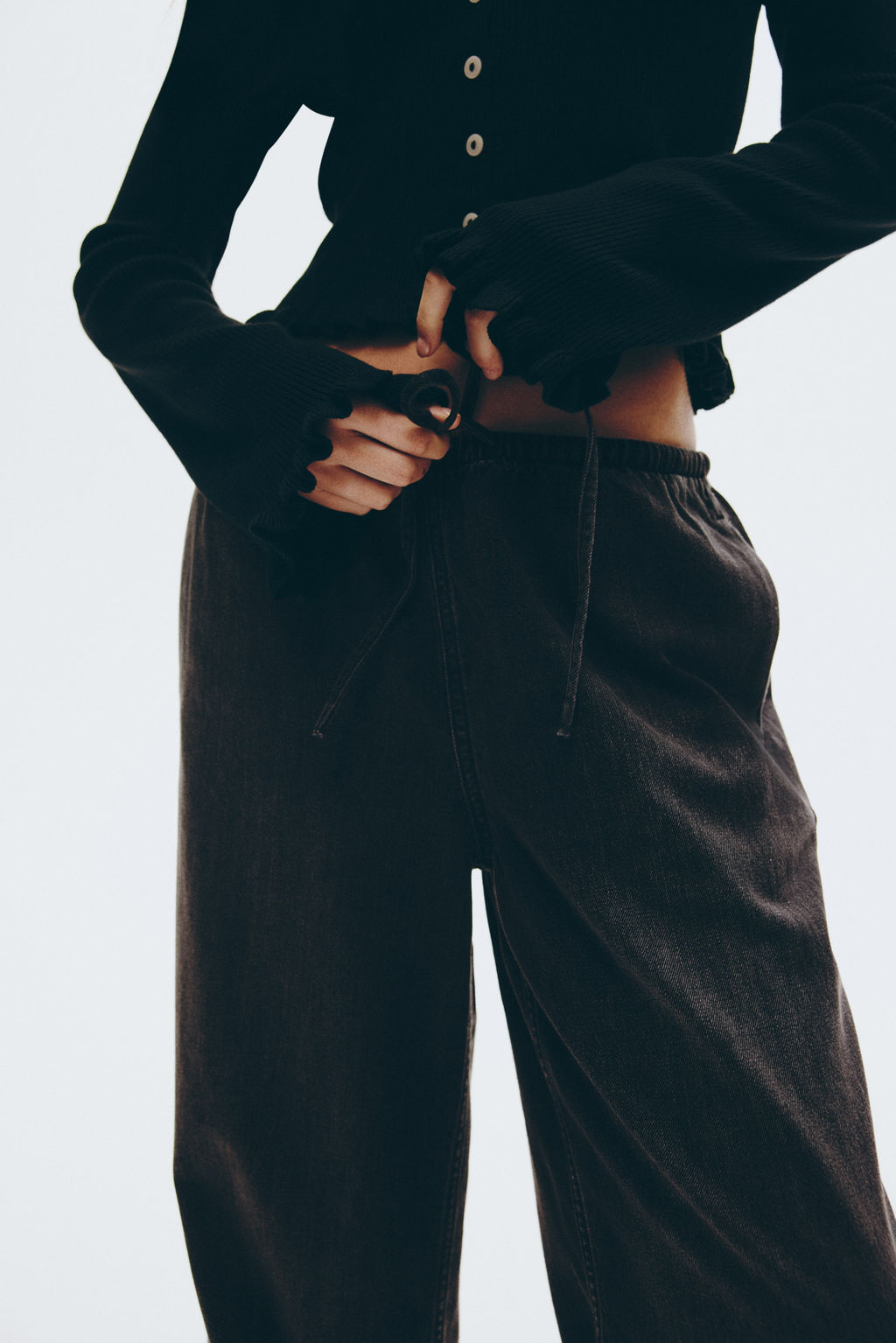 Pantal?n denim con cord?n de ajuste - H&m фото 11