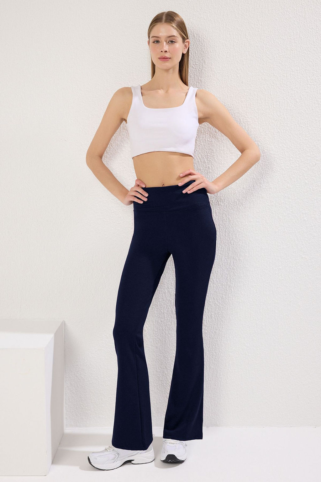 TRENDYOLMILLA Siyah Fitilli Ispanyol Paca Yoga Orme Spor Tayt TWOAW23TY00011 фото 17